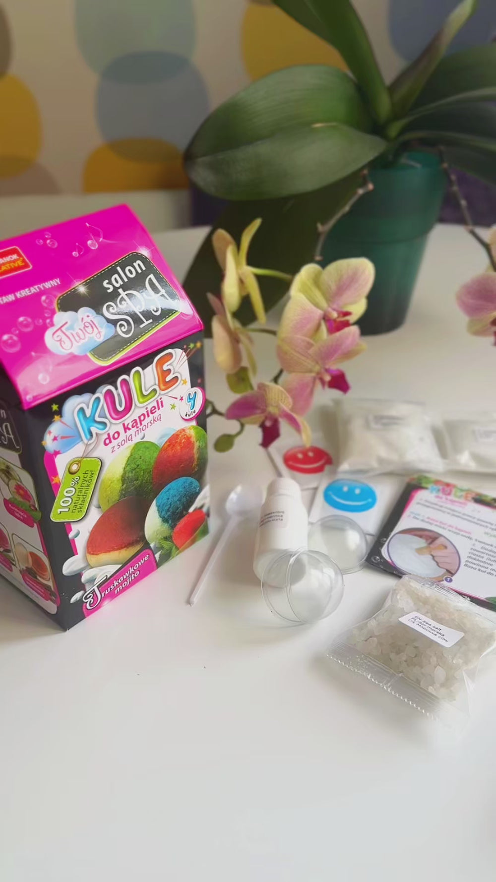 Kule do kąpieli — Truskawkowe Mojito — film prezentujący zestaw